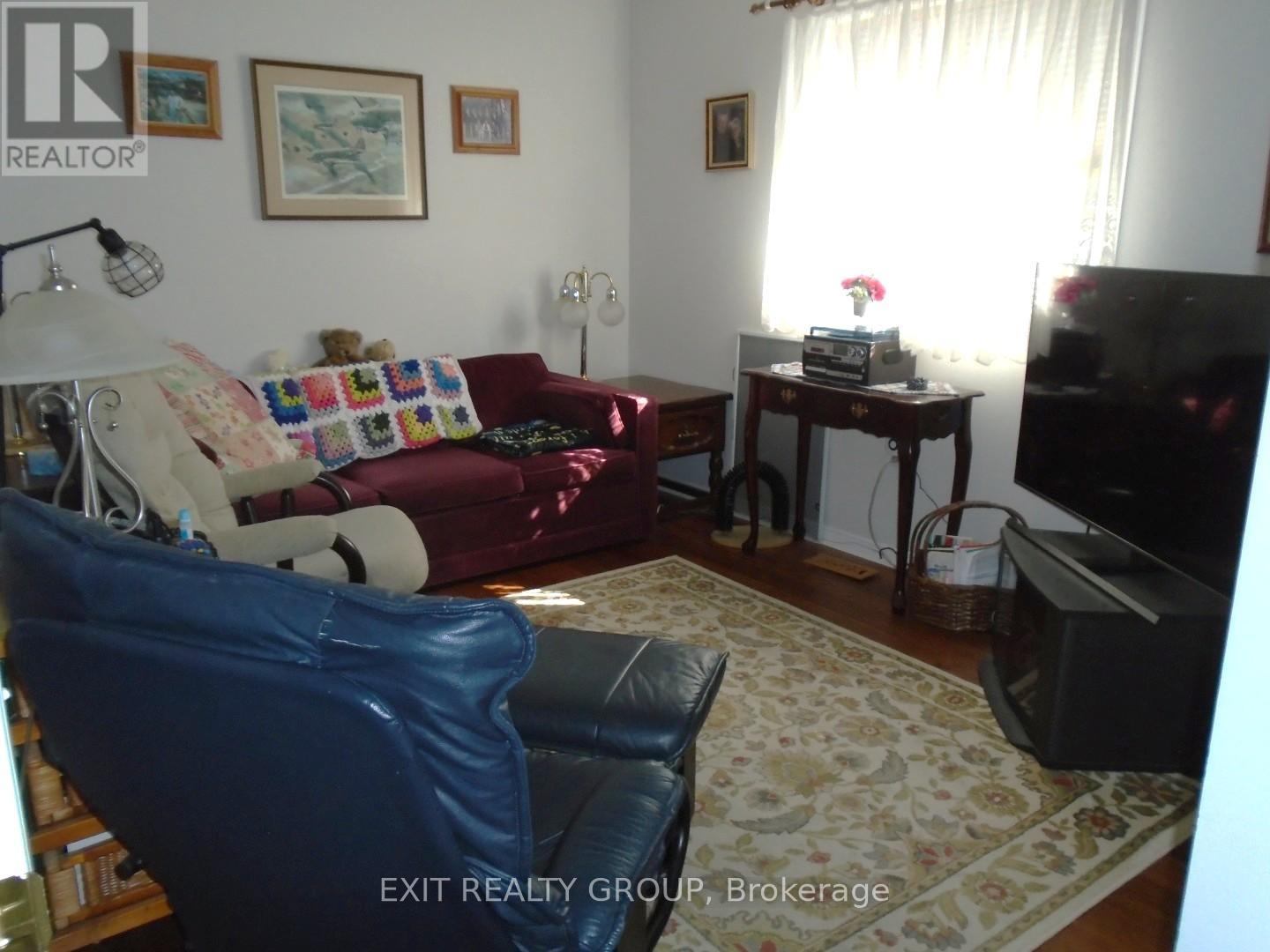 33 Cretney Drive, Prince Edward County (Wellington), Ontario  K0K 3L0 - Photo 10 - X12805524