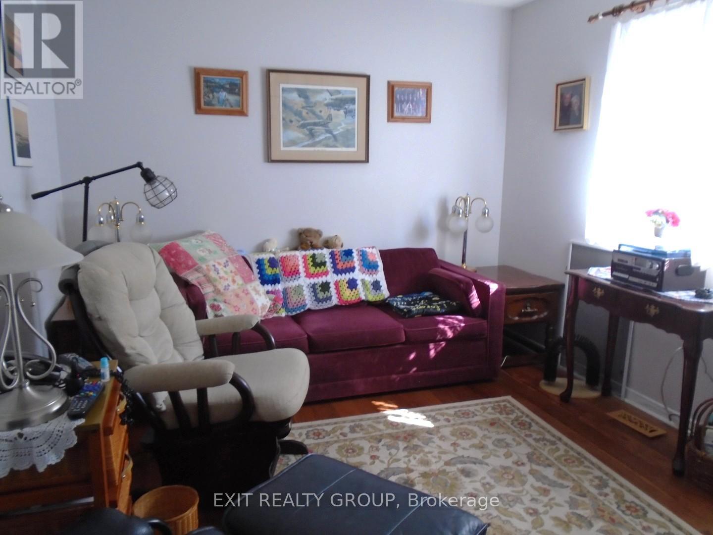 33 Cretney Drive, Prince Edward County (Wellington), Ontario  K0K 3L0 - Photo 11 - X12805524