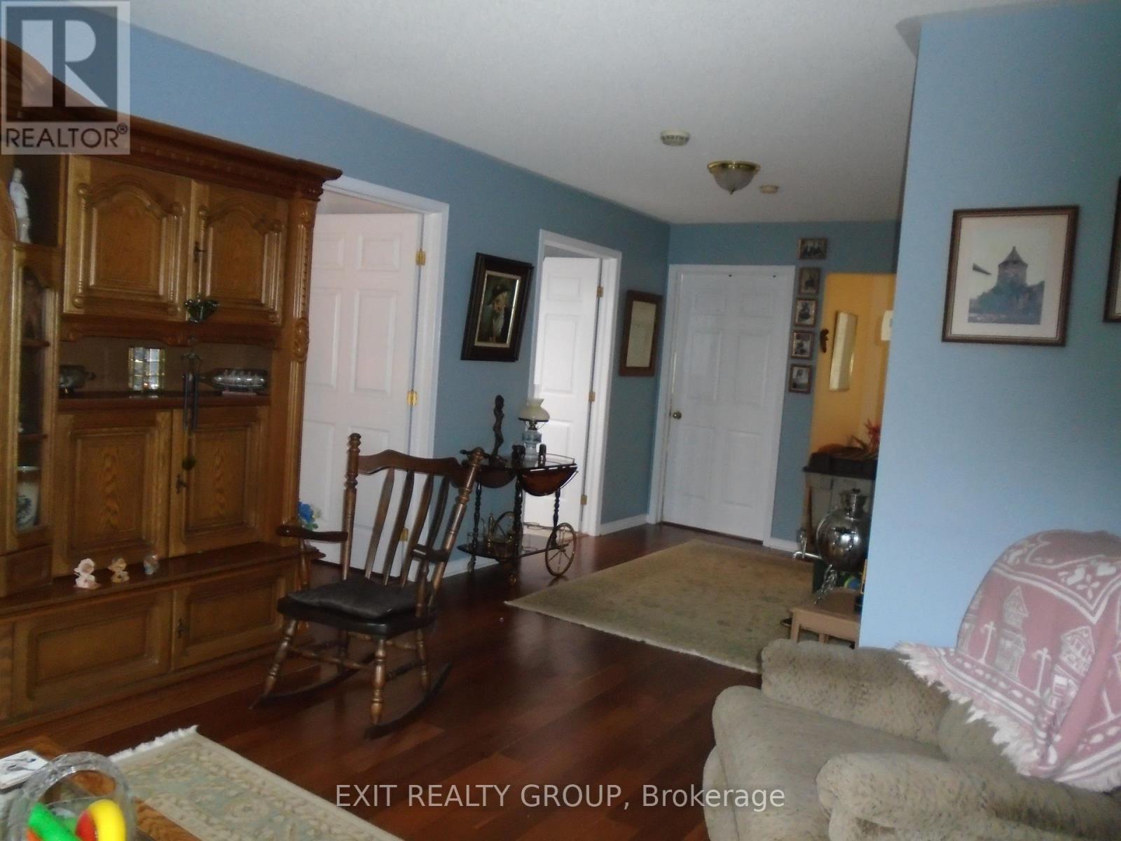 33 Cretney Drive, Prince Edward County (Wellington), Ontario  K0K 3L0 - Photo 3 - X12805524