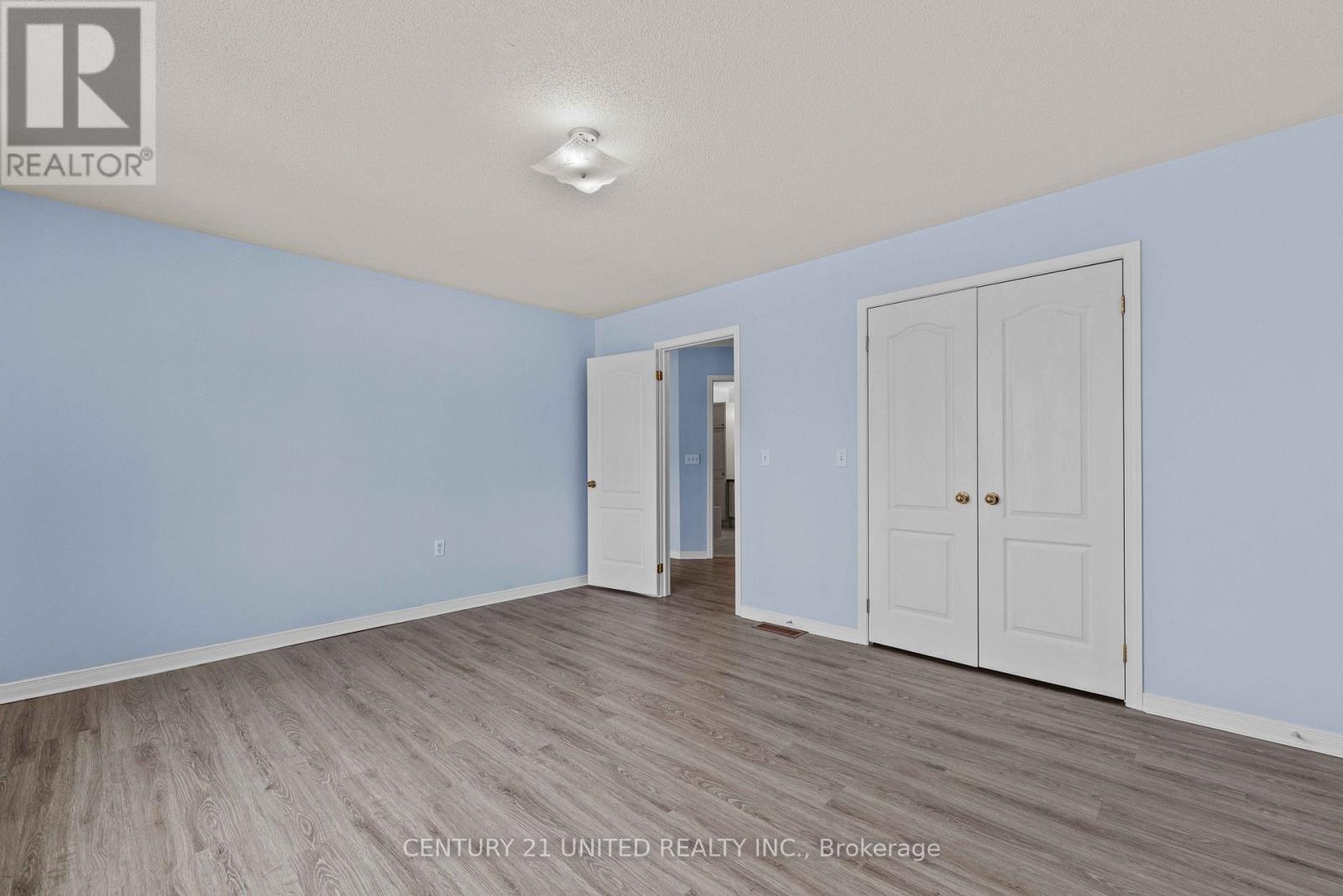 608 Clancy Crescent, Peterborough (Otonabee Ward 1), Ontario  K9K 2S2 - Photo 10 - X12805684