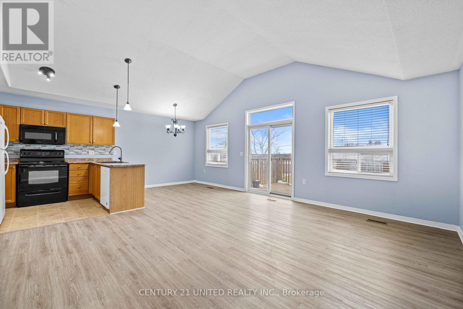 608 Clancy Crescent, Peterborough (Otonabee Ward 1), Ontario  K9K 2S2 - Photo 3 - X12805684