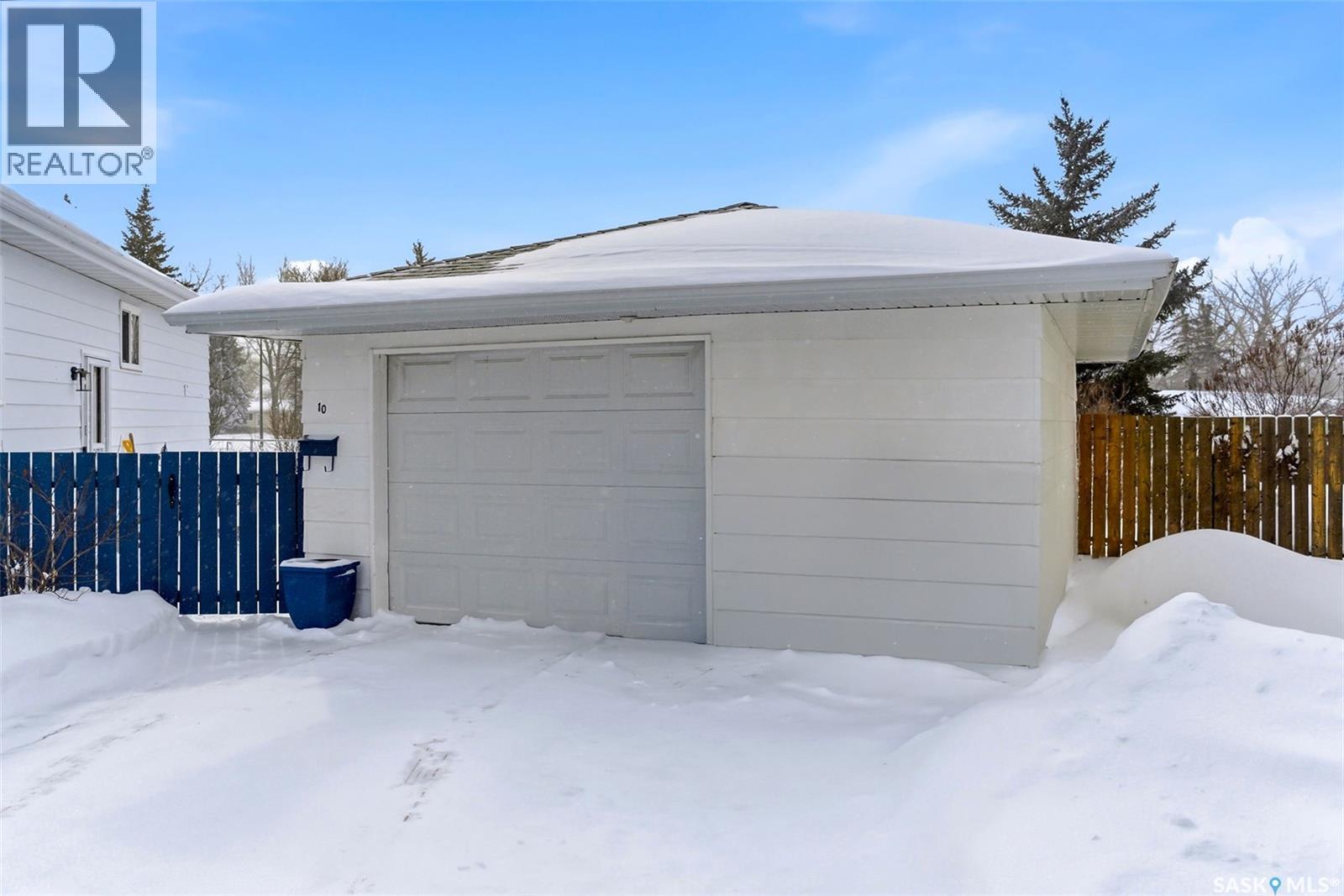 10 Bligh Bay, Regina, Saskatchewan  S4X 1R4 - Photo 2 - SK028912