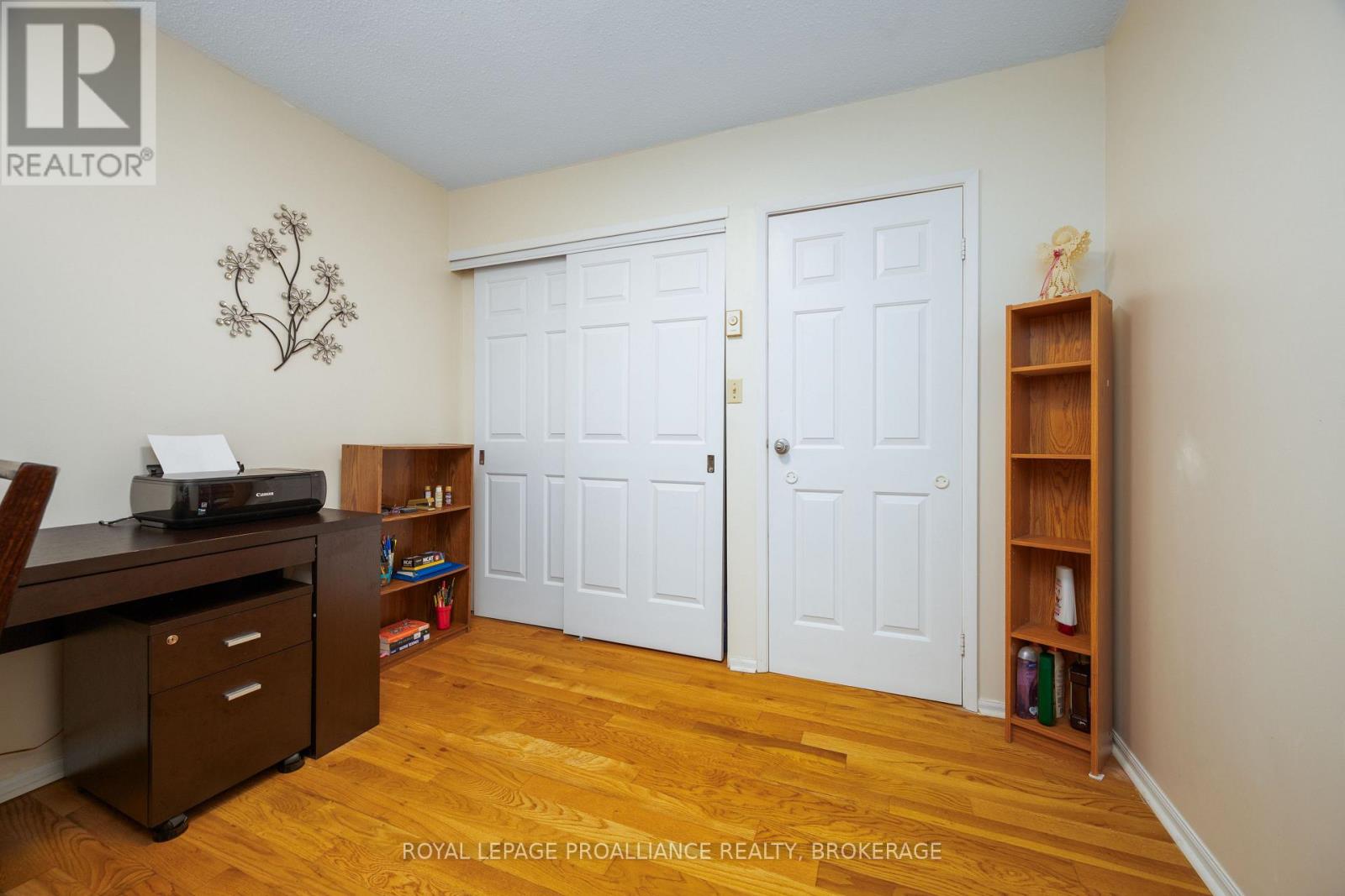 39 - 115 Wright Crescent, Kingston (Central City East), Ontario  K7L 4T8 - Photo 28 - X12805670