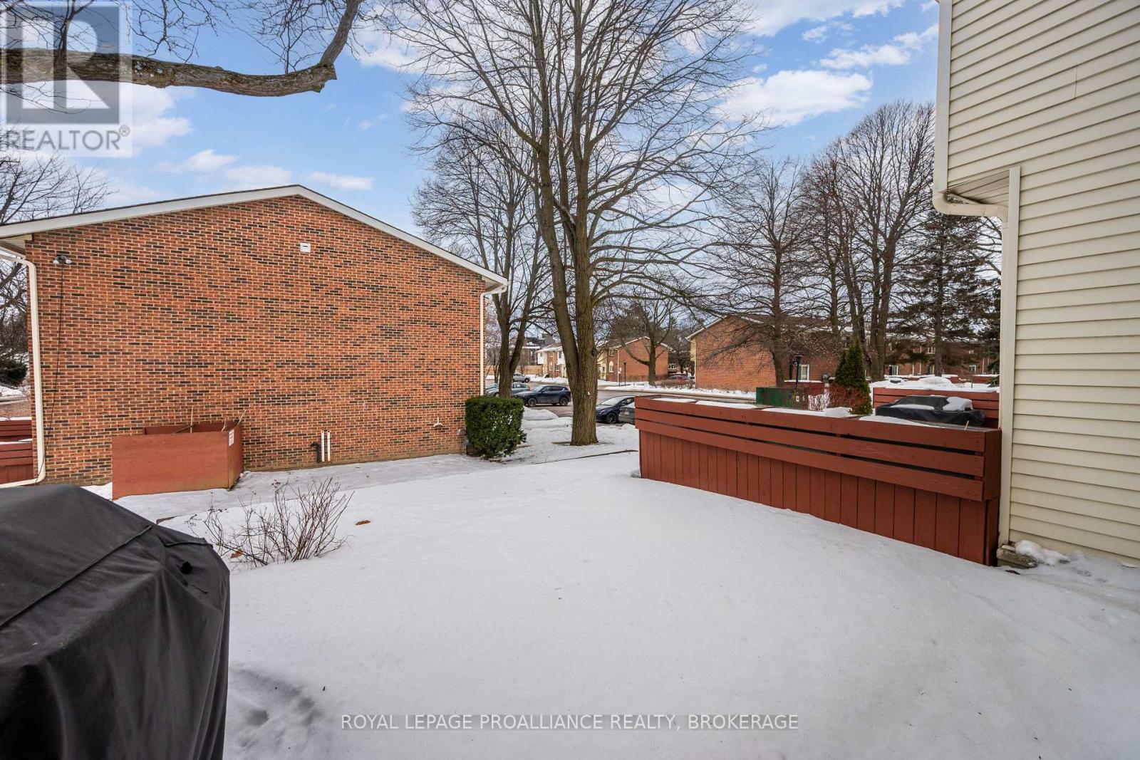 39 - 115 Wright Crescent, Kingston (Central City East), Ontario  K7L 4T8 - Photo 32 - X12805670