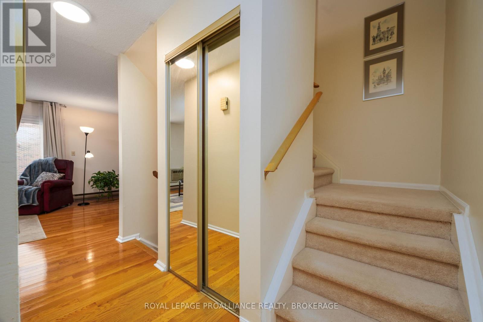 39 - 115 Wright Crescent, Kingston (Central City East), Ontario  K7L 4T8 - Photo 8 - X12805670