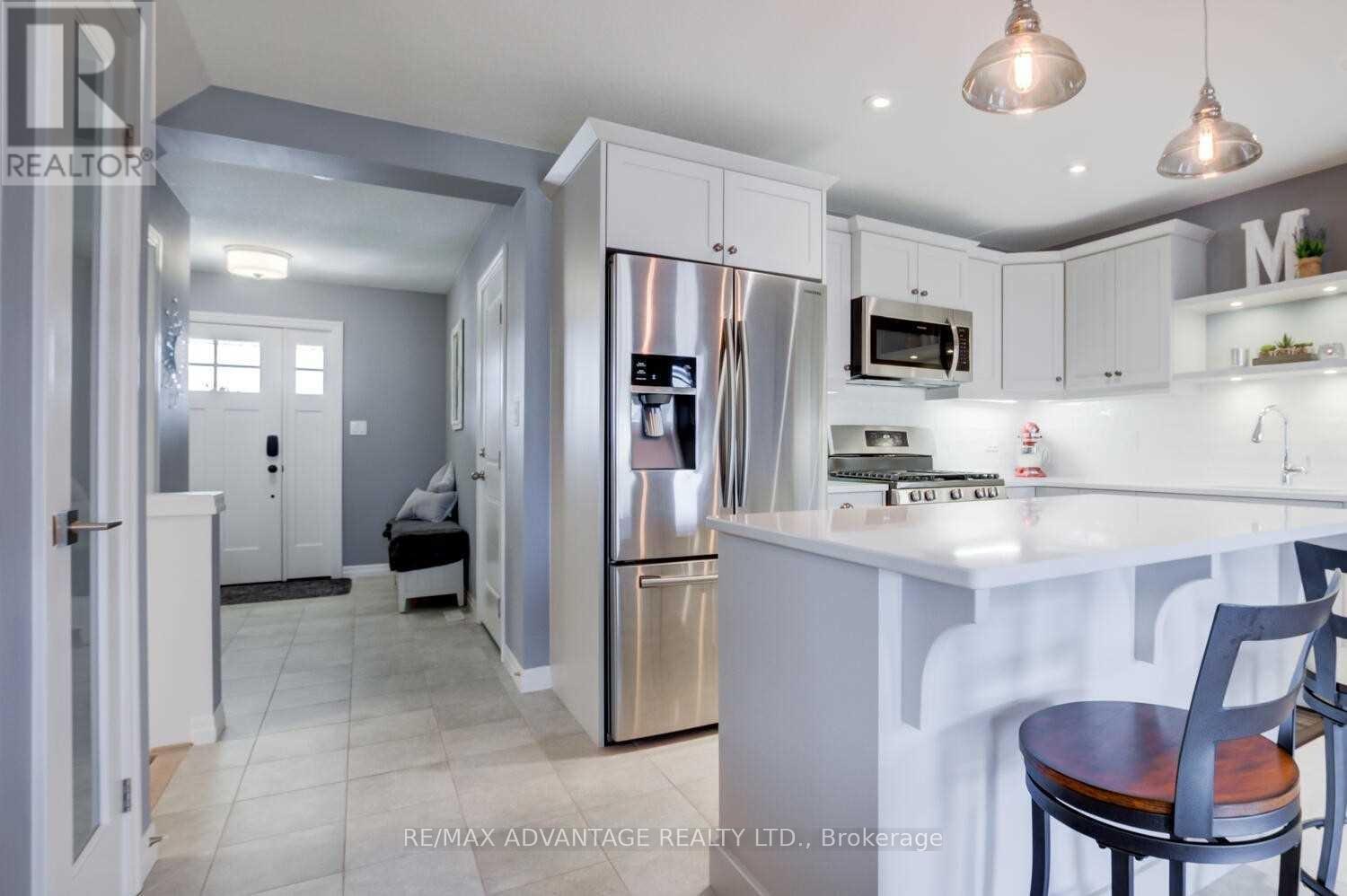 258 Peach Tree Boulevard, St. Thomas, Ontario  N5R 6M3 - Photo 5 - X12805698