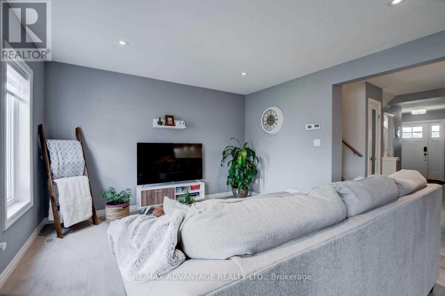 258 Peach Tree Boulevard, St. Thomas, Ontario  N5R 6M3 - Photo 8 - X12805698