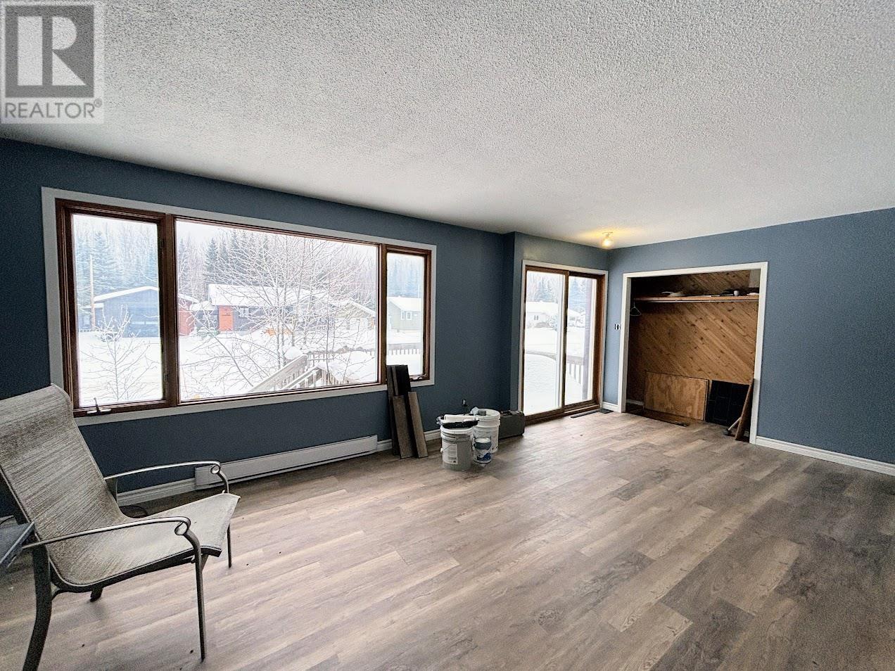 43 Lynx Ave, Manitouwadge, Ontario  P0T 2C0 - Photo 2 - TB2600040