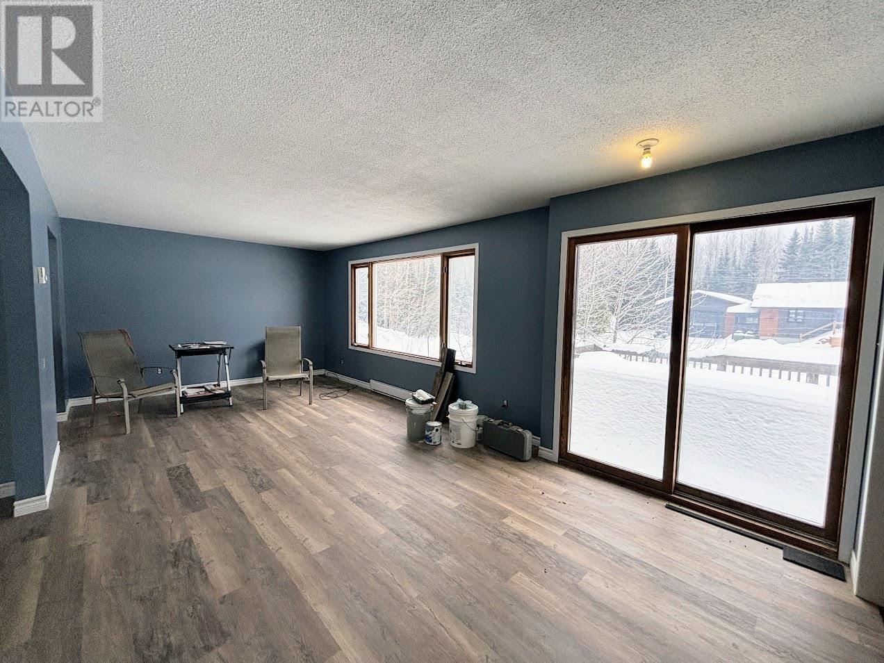 43 Lynx Ave, Manitouwadge, Ontario  P0T 2C0 - Photo 3 - TB2600040