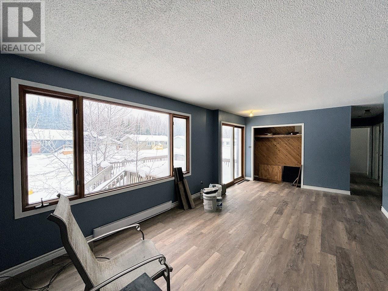 43 Lynx Ave, Manitouwadge, Ontario  P0T 2C0 - Photo 4 - TB2600040