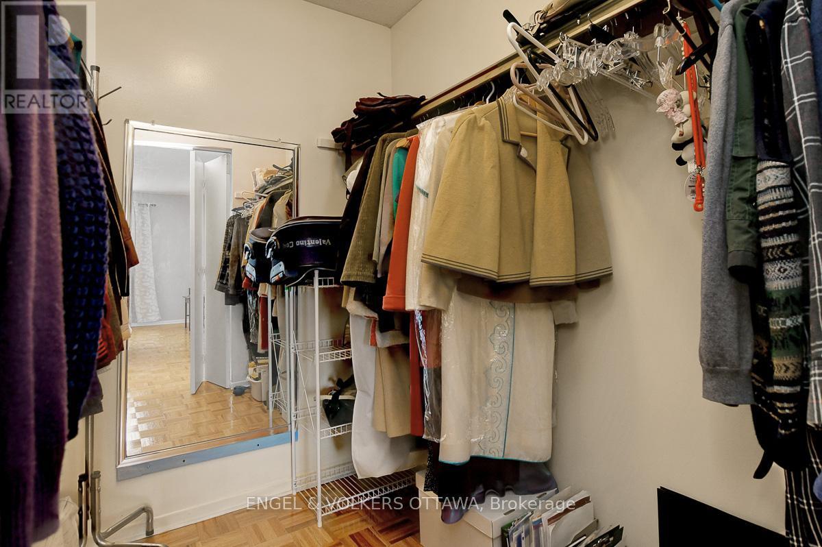 1016 Driftwood Crescent, Ottawa, Ontario  K1C 2P1 - Photo 30 - X12805478