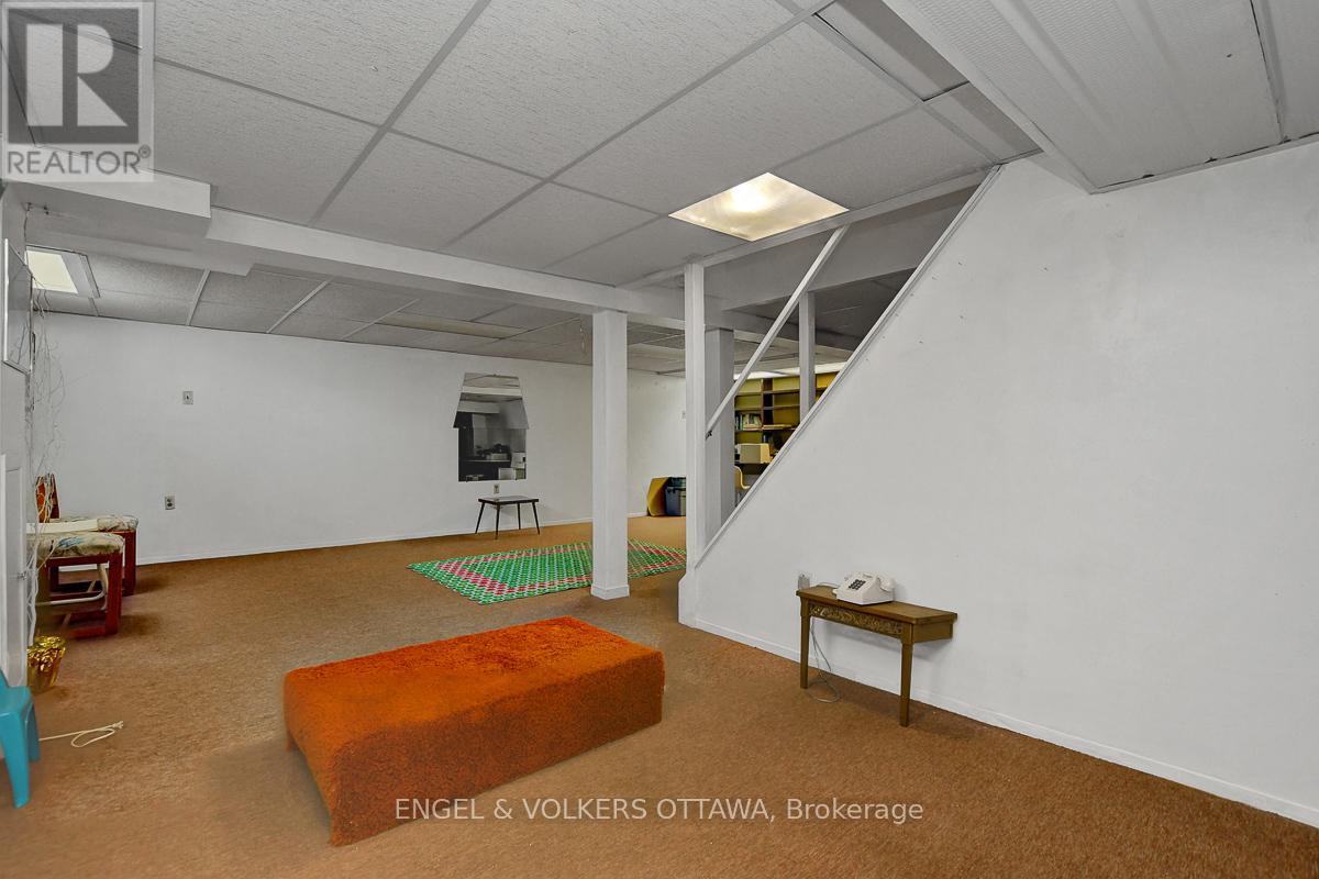 1016 Driftwood Crescent, Ottawa, Ontario  K1C 2P1 - Photo 42 - X12805478