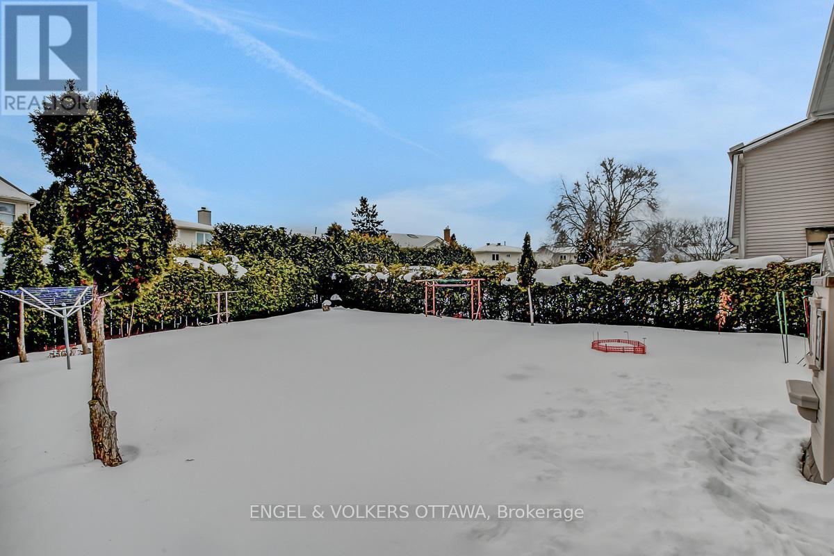 1016 Driftwood Crescent, Ottawa, Ontario  K1C 2P1 - Photo 49 - X12805478