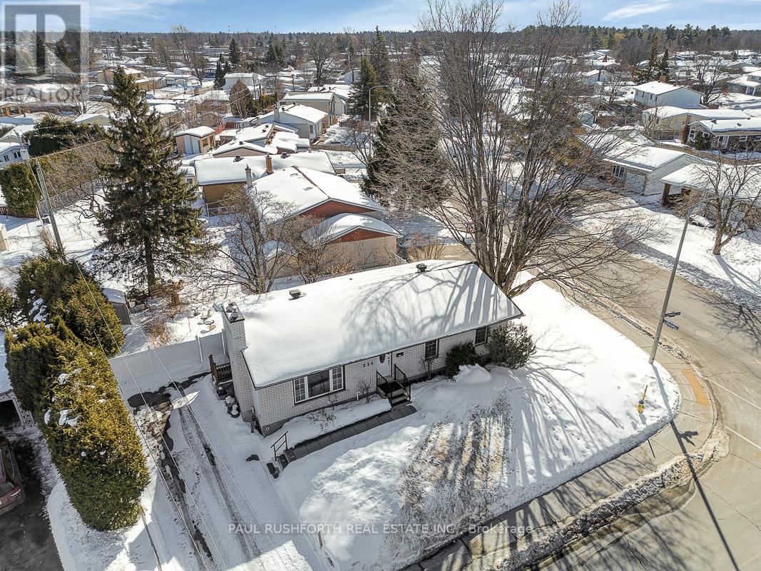 224 Kennedy Lane W, Ottawa, Ontario  K1E 1G6 - Photo 2 - X12805528
