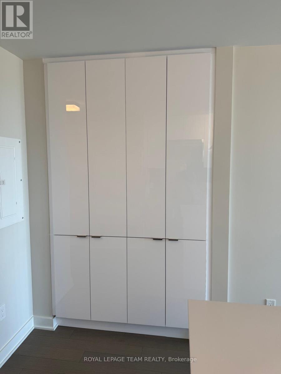 Unit #803 - 360 Deschatelets Avenue, Ottawa, Ontario  K1S 5Y1 - Photo 7 - X12805540