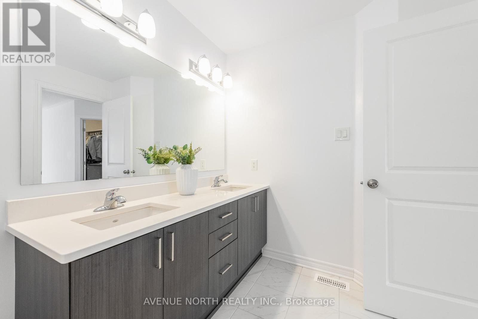 151 Minikan Street, Ottawa, Ontario  K1X 0E5 - Photo 33 - X12805694