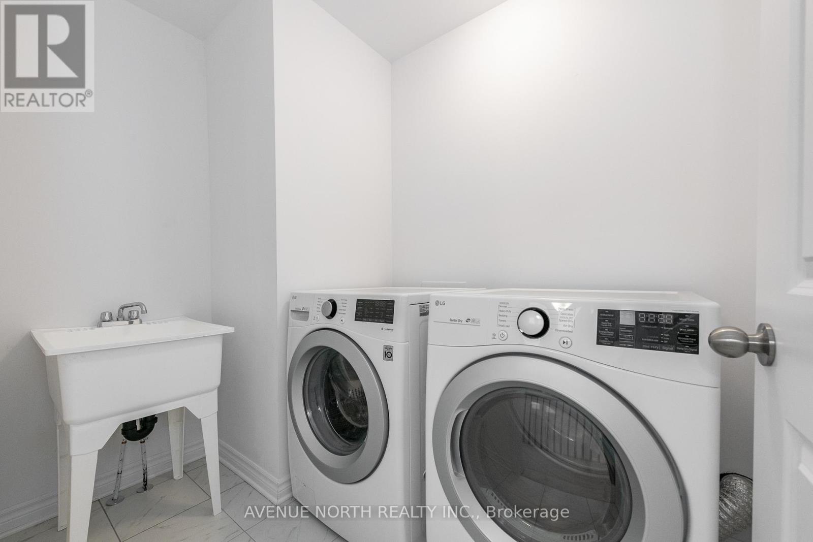 151 Minikan Street, Ottawa, Ontario  K1X 0E5 - Photo 44 - X12805694