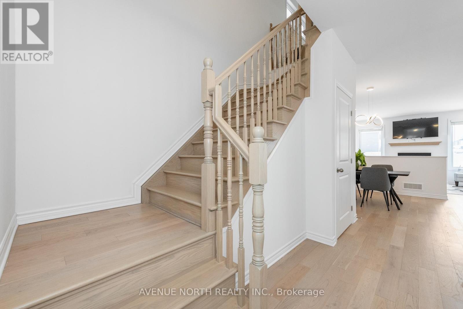 151 Minikan Street, Ottawa, Ontario  K1X 0E5 - Photo 5 - X12805694