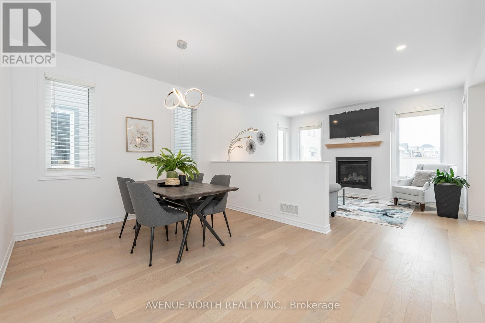 151 Minikan Street, Ottawa, Ontario  K1X 0E5 - Photo 6 - X12805694