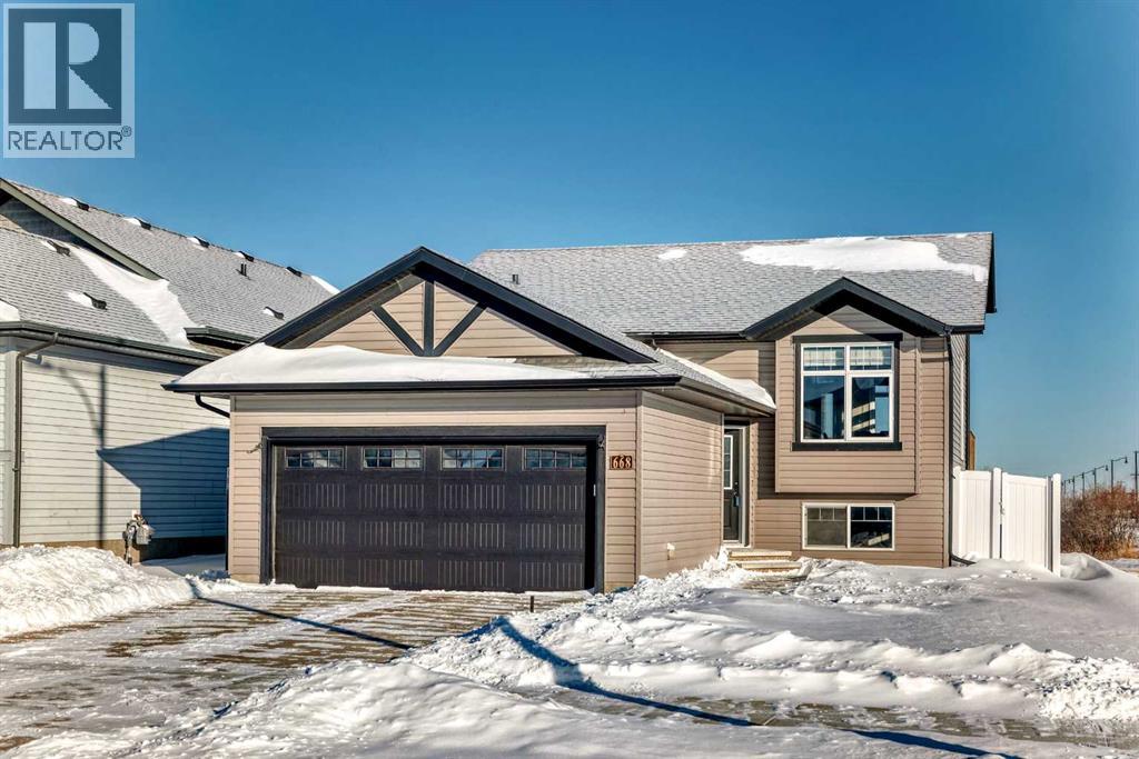 668 Robinson Avenue, Penhold, Alberta  T0M 0J0 - Photo 1 - A2287223