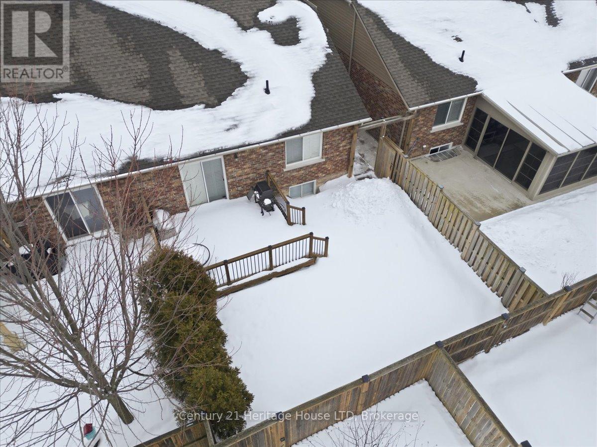 137 Silverwood Avenue, Welland, Ontario L3C 0B7 - Photo 36 - X12805538