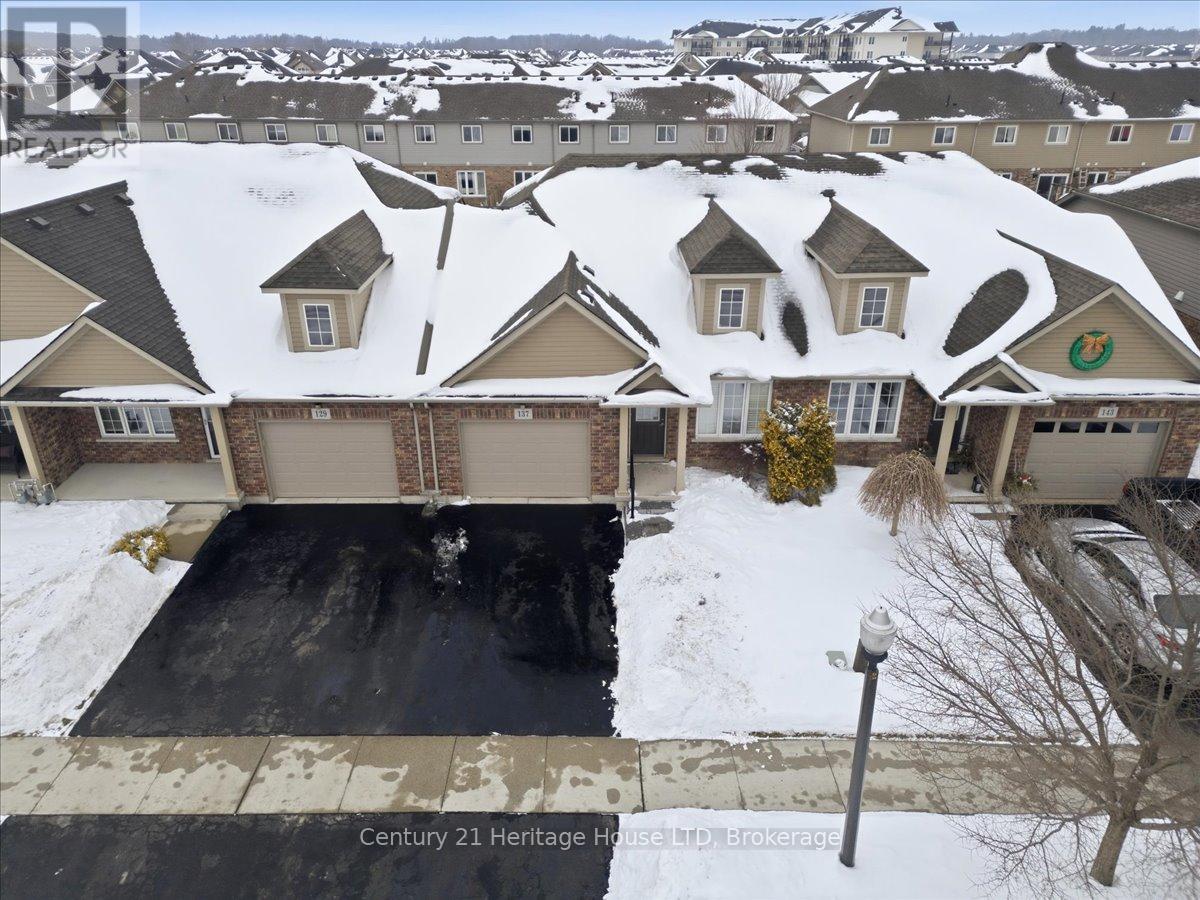 137 Silverwood Avenue, Welland, Ontario L3C 0B7 - Photo 38 - X12805538