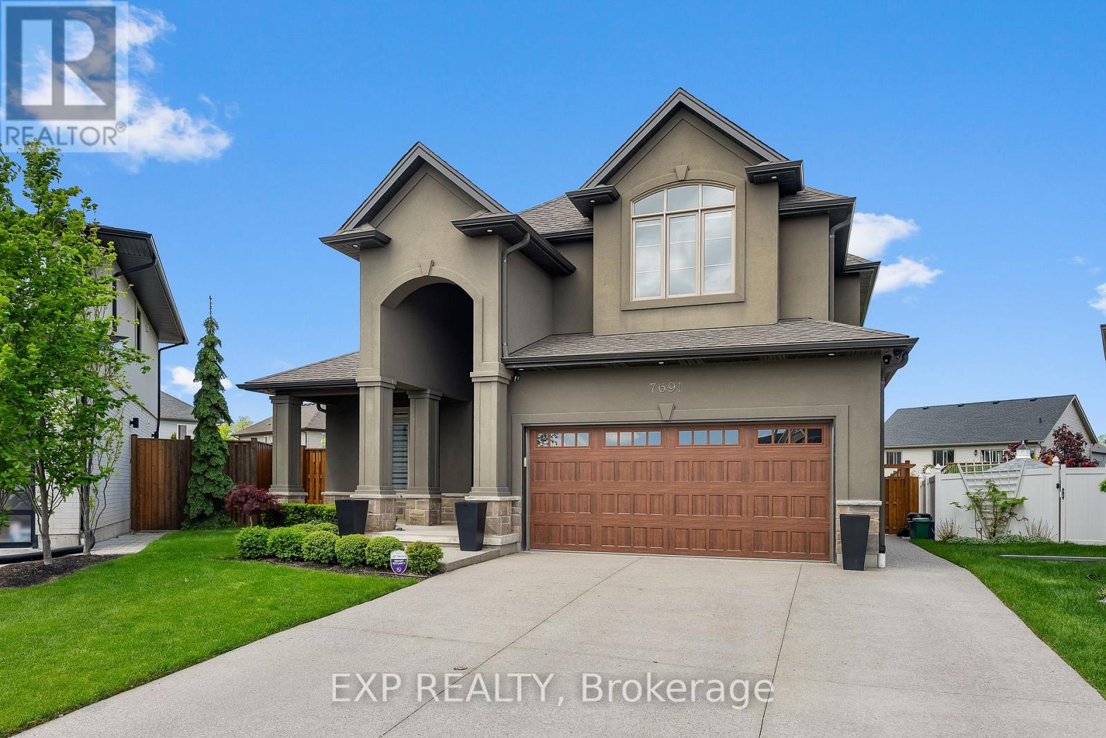 7691 Willey Street, Niagara Falls, Ontario  L2G 0H1 - Photo 1 - X12805650