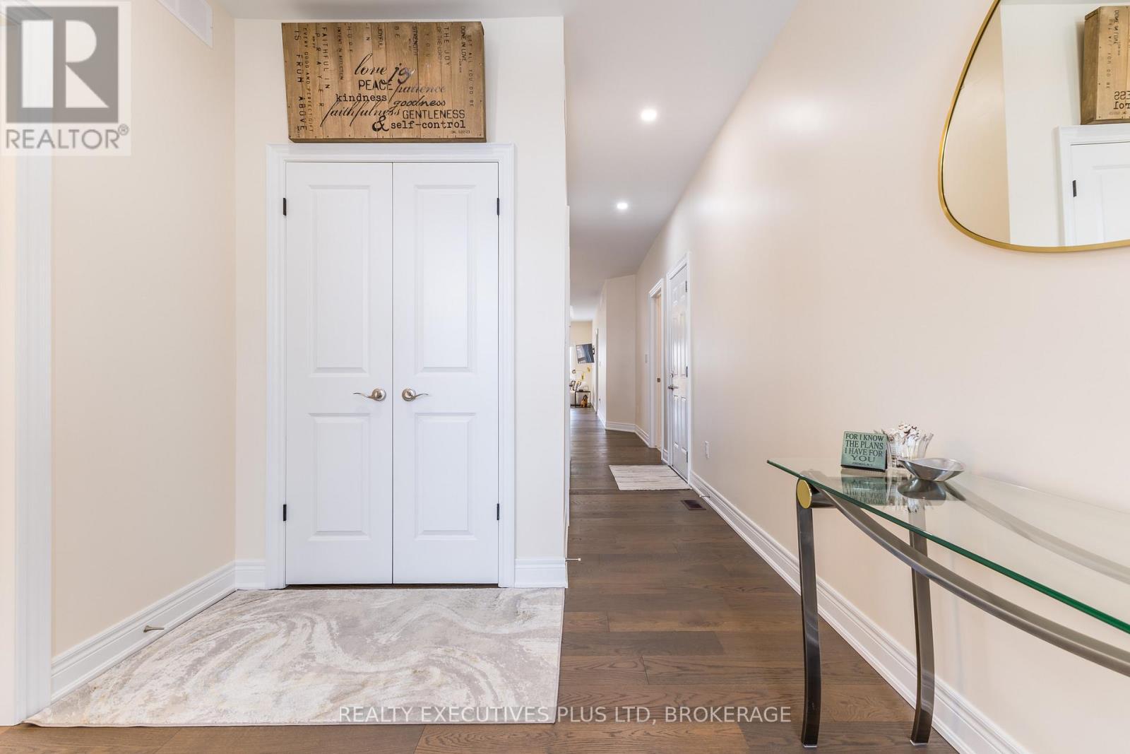 504 Royal Ridge Court, Fort Erie, Ontario  N9V 3W4 - Photo 5 - X12805664