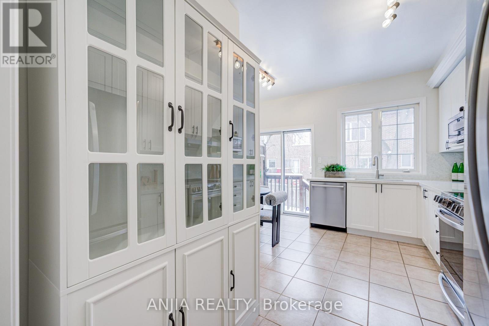 2 - 54 Mcbride Lane, Toronto, Ontario  M2N 7B8 - Photo 18 - C12805614