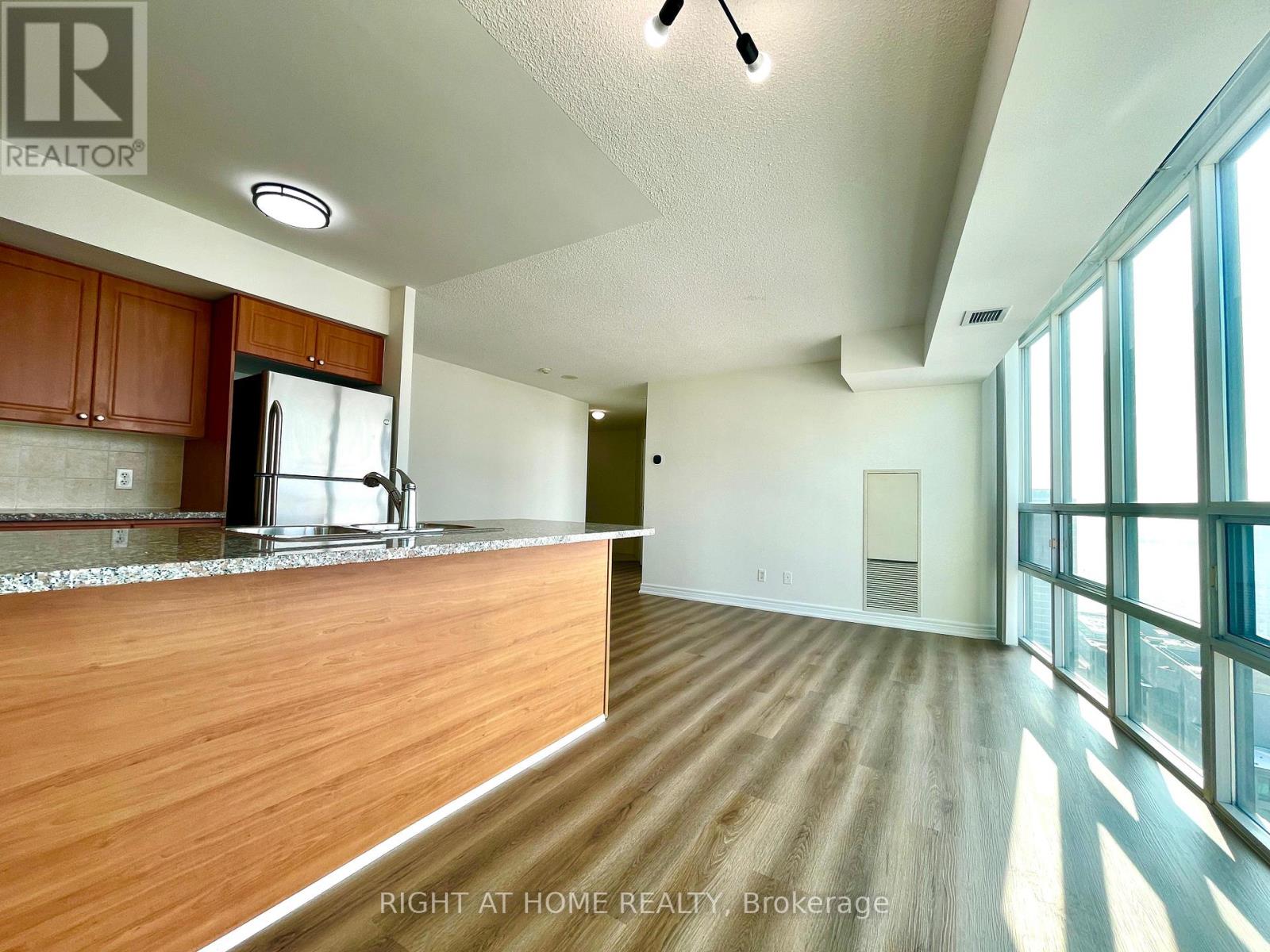 3102 - 30 Grand Trunk Crescent, Toronto, Ontario  M5J 3A4 - Photo 10 - C12805638