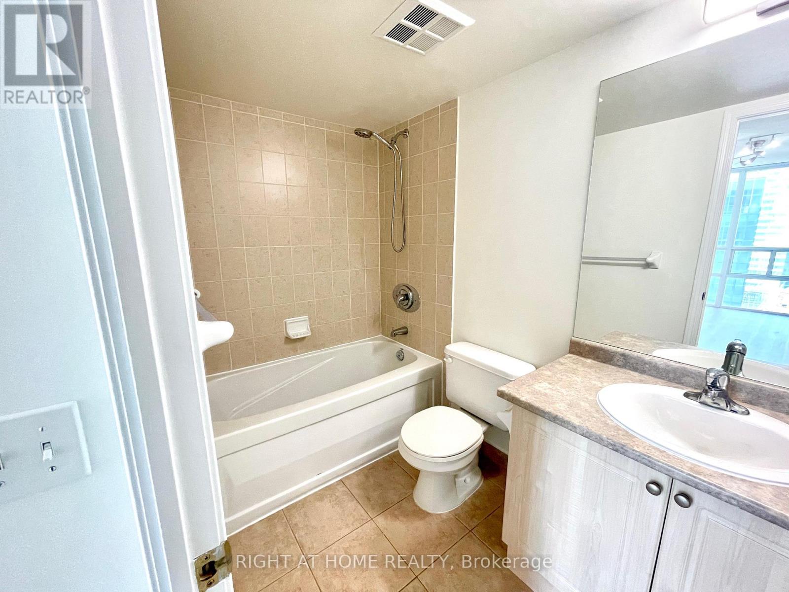 3102 - 30 Grand Trunk Crescent, Toronto, Ontario  M5J 3A4 - Photo 17 - C12805638