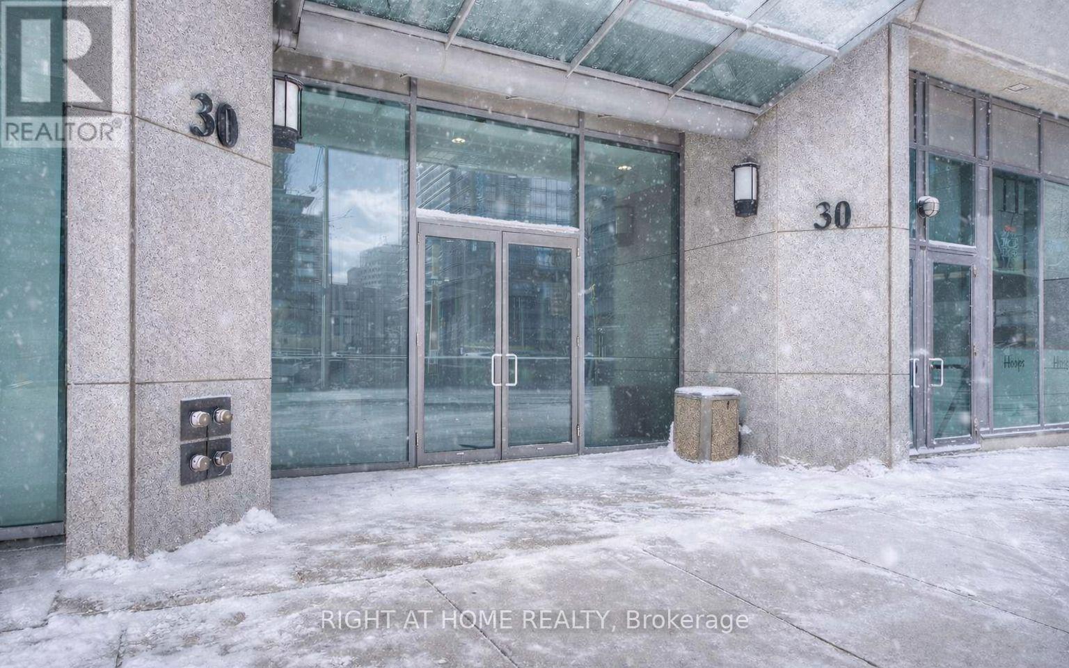 3102 - 30 Grand Trunk Crescent, Toronto, Ontario  M5J 3A4 - Photo 2 - C12805638