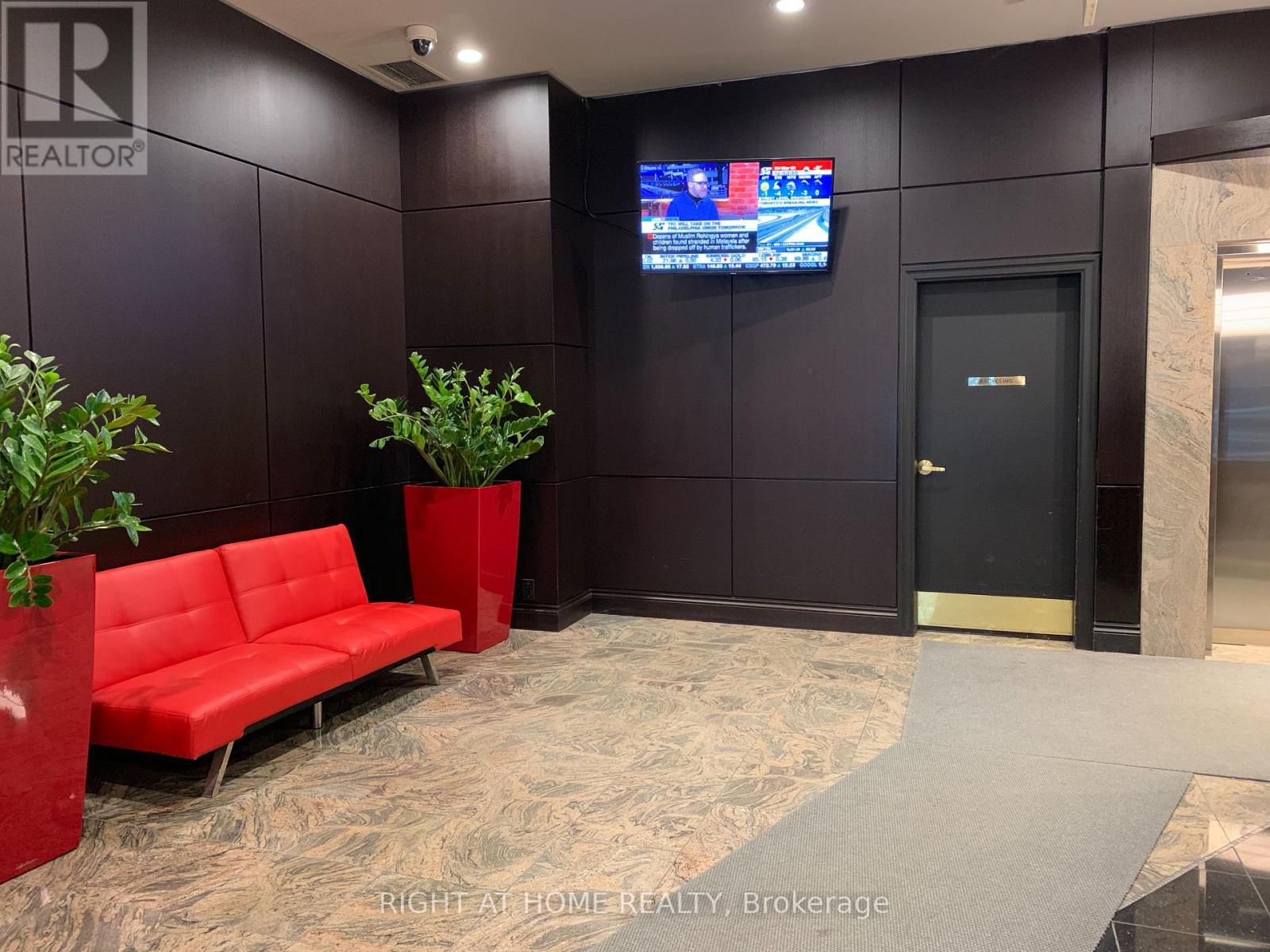 3102 - 30 Grand Trunk Crescent, Toronto, Ontario  M5J 3A4 - Photo 4 - C12805638