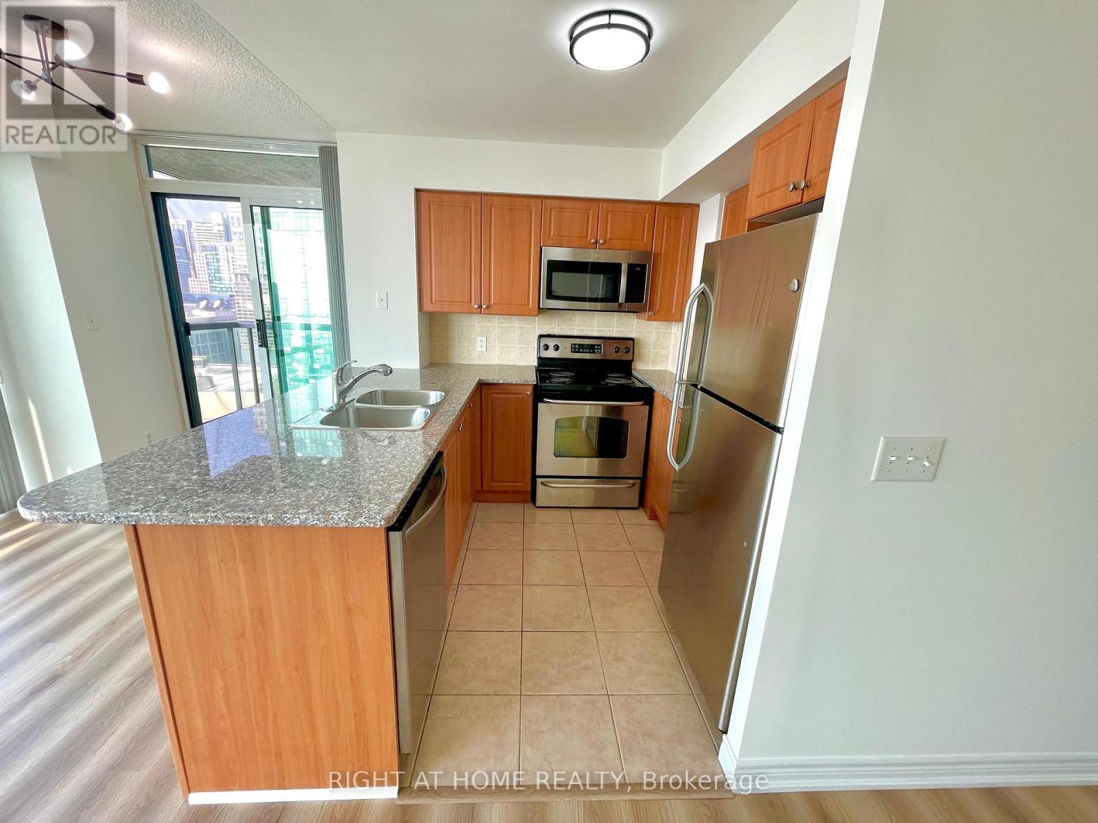 3102 - 30 Grand Trunk Crescent, Toronto, Ontario  M5J 3A4 - Photo 8 - C12805638