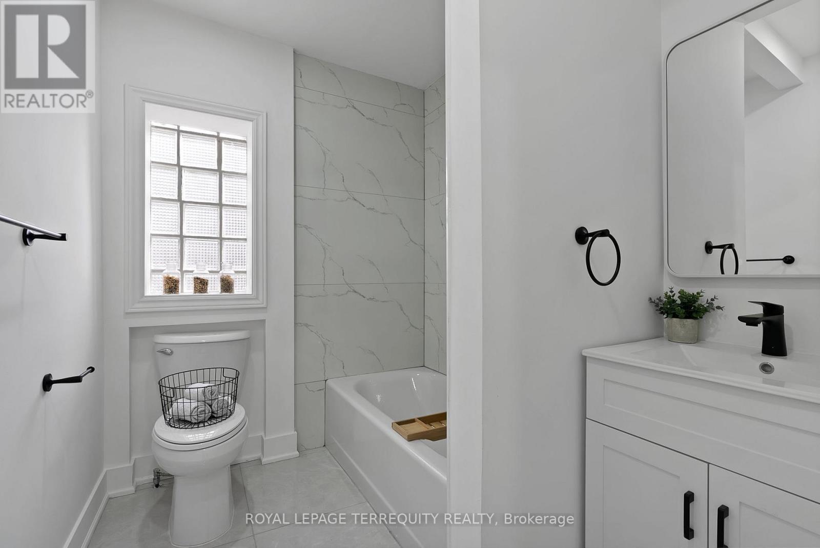 40 Leroy Avenue, Toronto, Ontario  M4J 4G8 - Photo 27 - E12805530