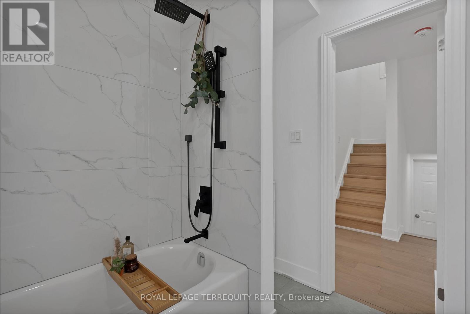 40 Leroy Avenue, Toronto, Ontario  M4J 4G8 - Photo 28 - E12805530