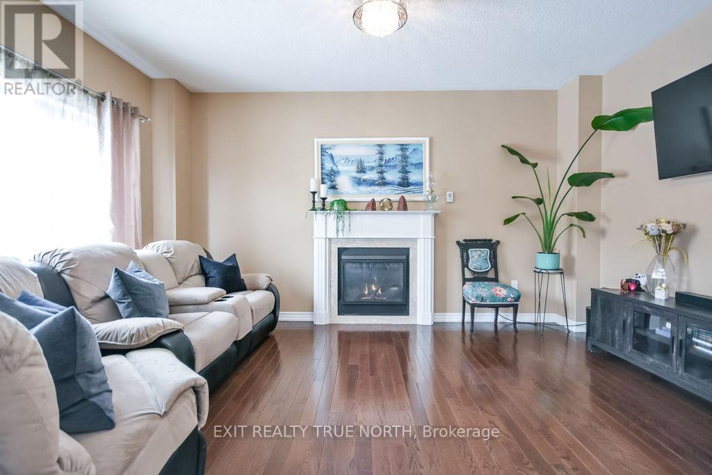 33 Battalion Drive, Essa, Ontario  L3W 0B3 - Photo 18 - N12805484