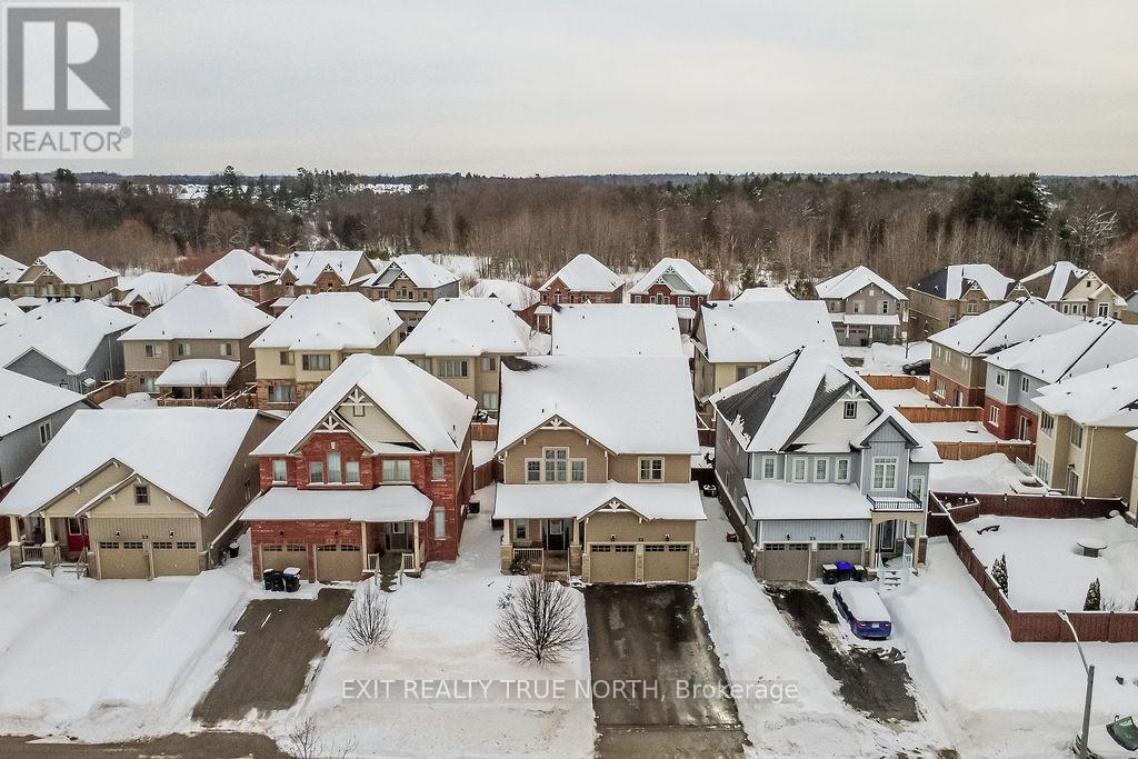 33 Battalion Drive, Essa, Ontario  L3W 0B3 - Photo 2 - N12805484