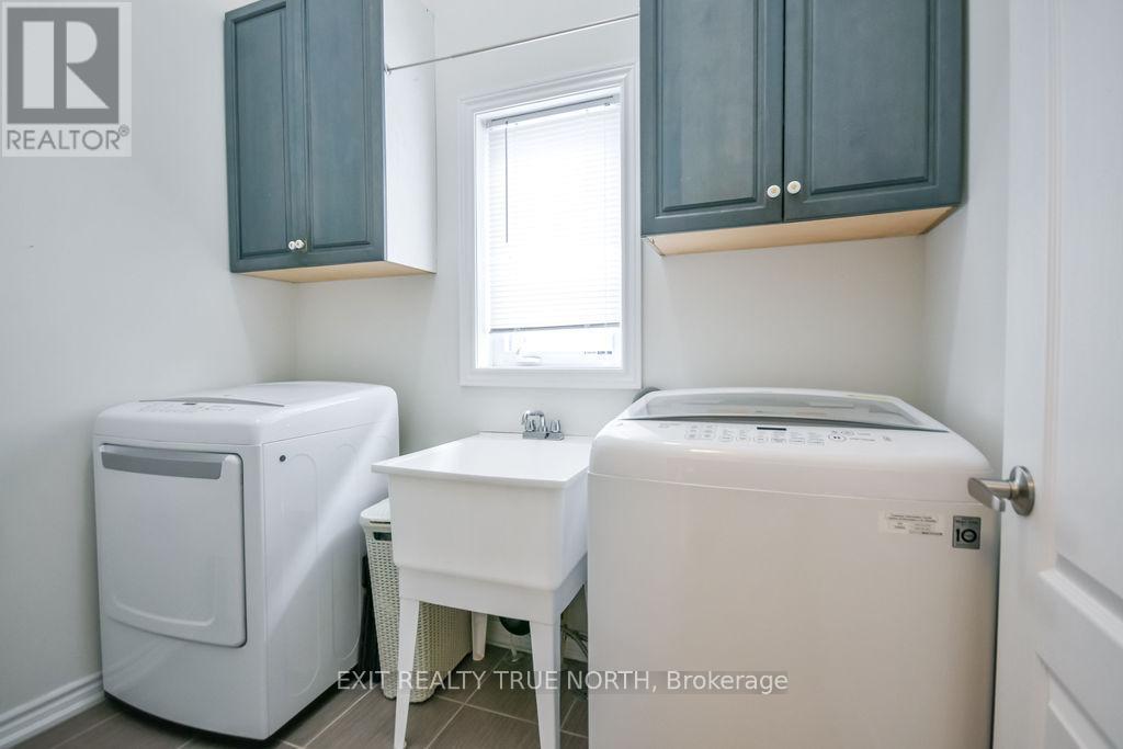 33 Battalion Drive, Essa, Ontario  L3W 0B3 - Photo 21 - N12805484