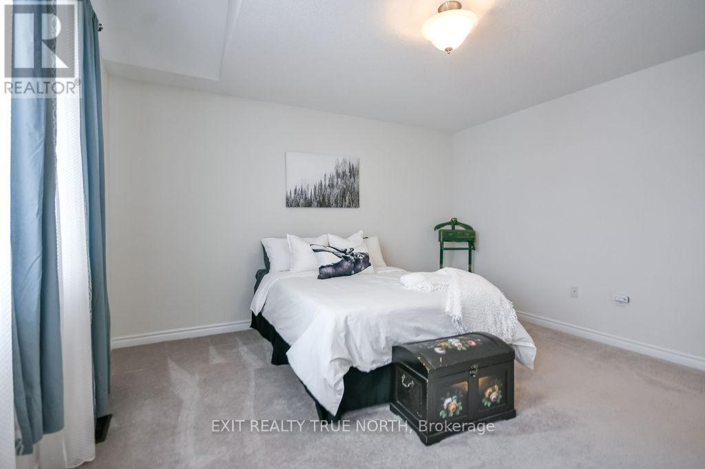 33 Battalion Drive, Essa, Ontario  L3W 0B3 - Photo 24 - N12805484