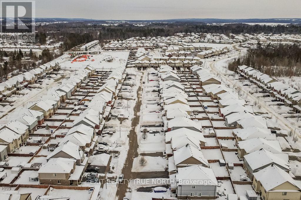 33 Battalion Drive, Essa, Ontario  L3W 0B3 - Photo 39 - N12805484