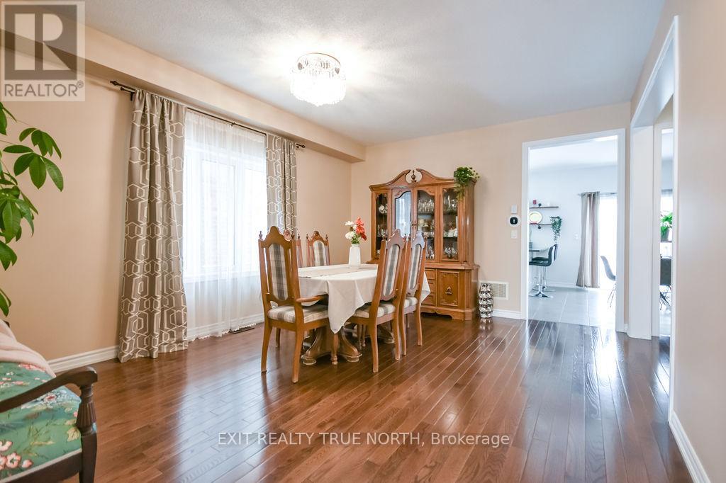 33 Battalion Drive, Essa, Ontario  L3W 0B3 - Photo 8 - N12805484