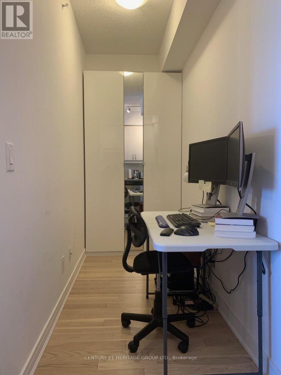 1813 - 9201 Yonge Street, Richmond Hill, Ontario  L4C 1H9 - Photo 17 - N12805532