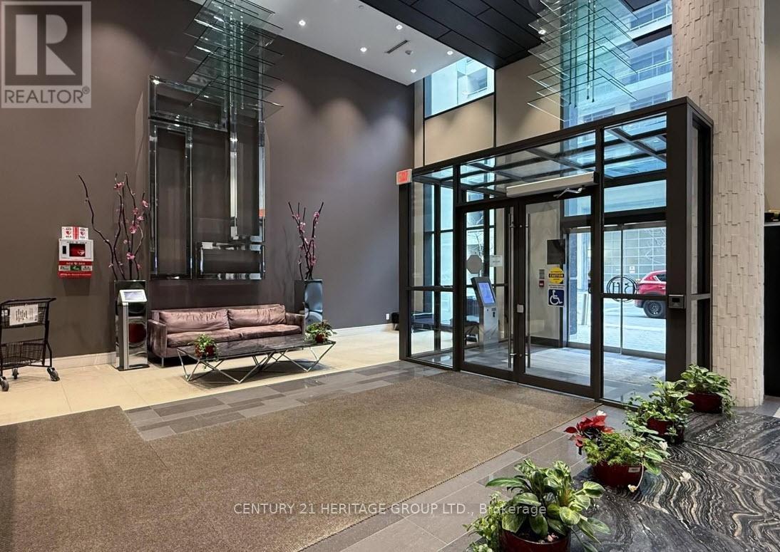 1813 - 9201 Yonge Street, Richmond Hill, Ontario  L4C 1H9 - Photo 3 - N12805532