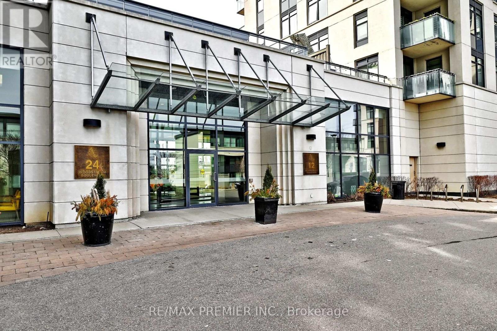 919 - 12 Woodstream Boulevard, Vaughan, Ontario  L4L 8C3 - Photo 2 - N12805548