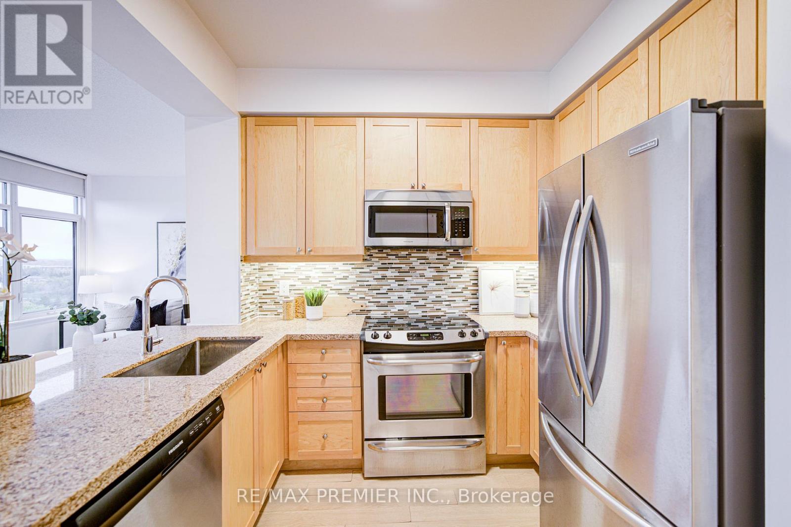 919 - 12 Woodstream Boulevard, Vaughan, Ontario  L4L 8C3 - Photo 6 - N12805548