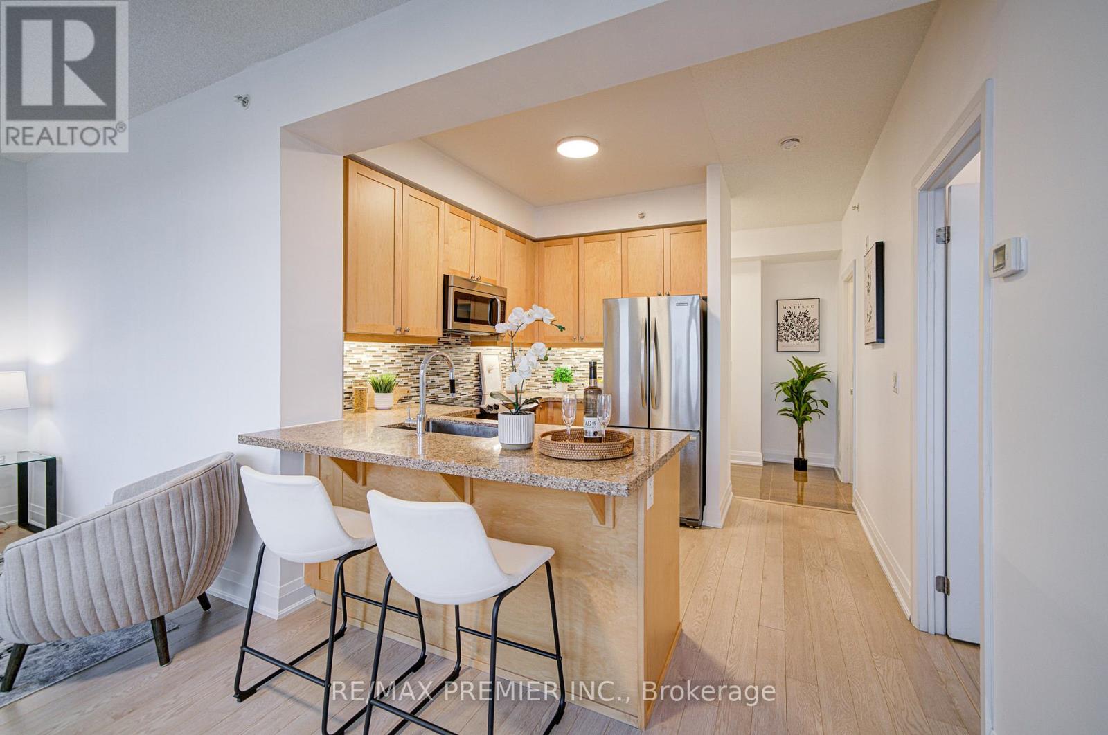 919 - 12 Woodstream Boulevard, Vaughan, Ontario  L4L 8C3 - Photo 7 - N12805548