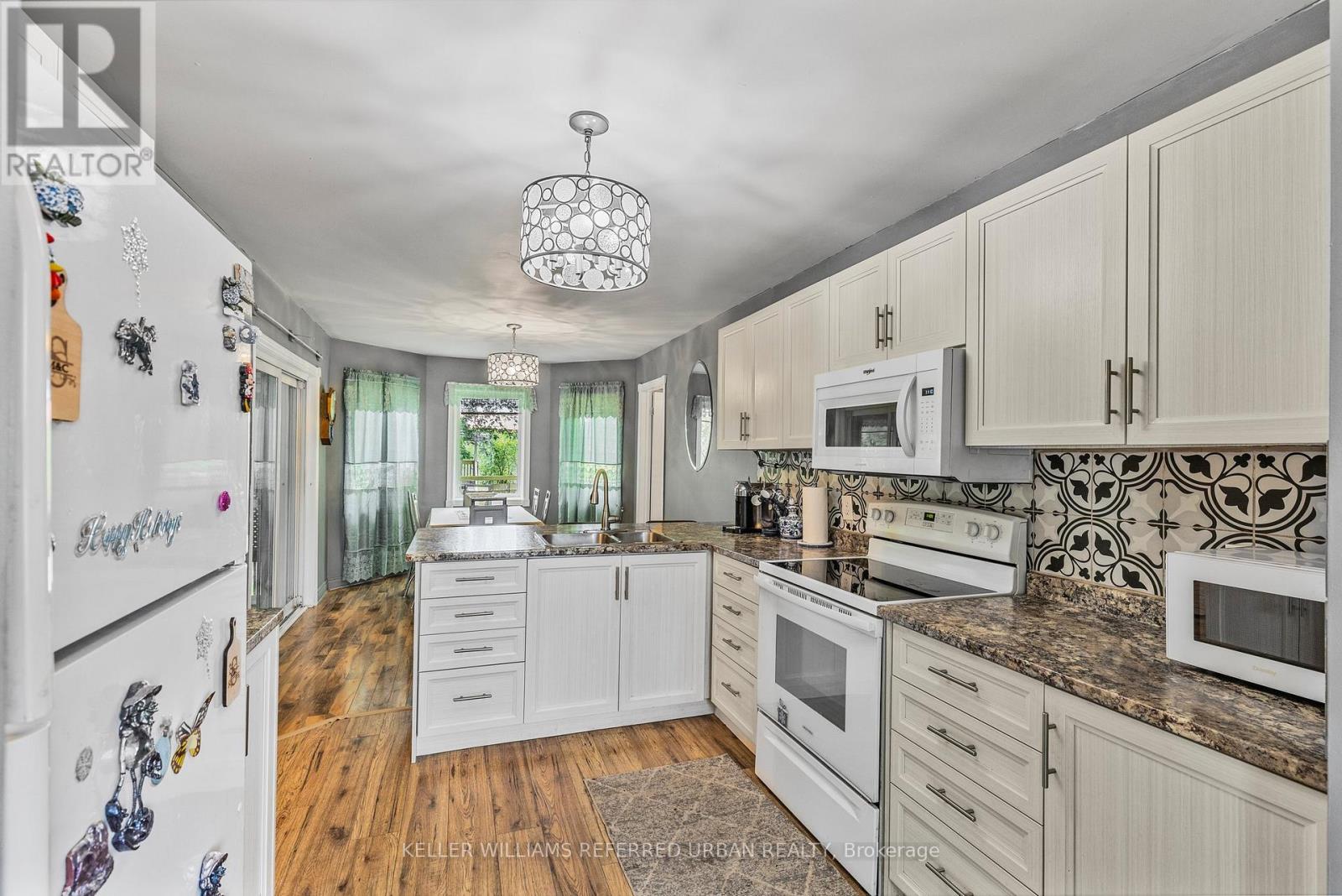 31 John Dillingno Street, Tay (Victoria Harbour), Ontario  L0K 2A0 - Photo 8 - S12805468