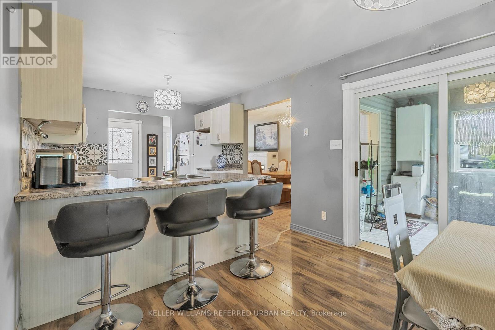 31 John Dillingno Street, Tay (Victoria Harbour), Ontario  L0K 2A0 - Photo 9 - S12805468