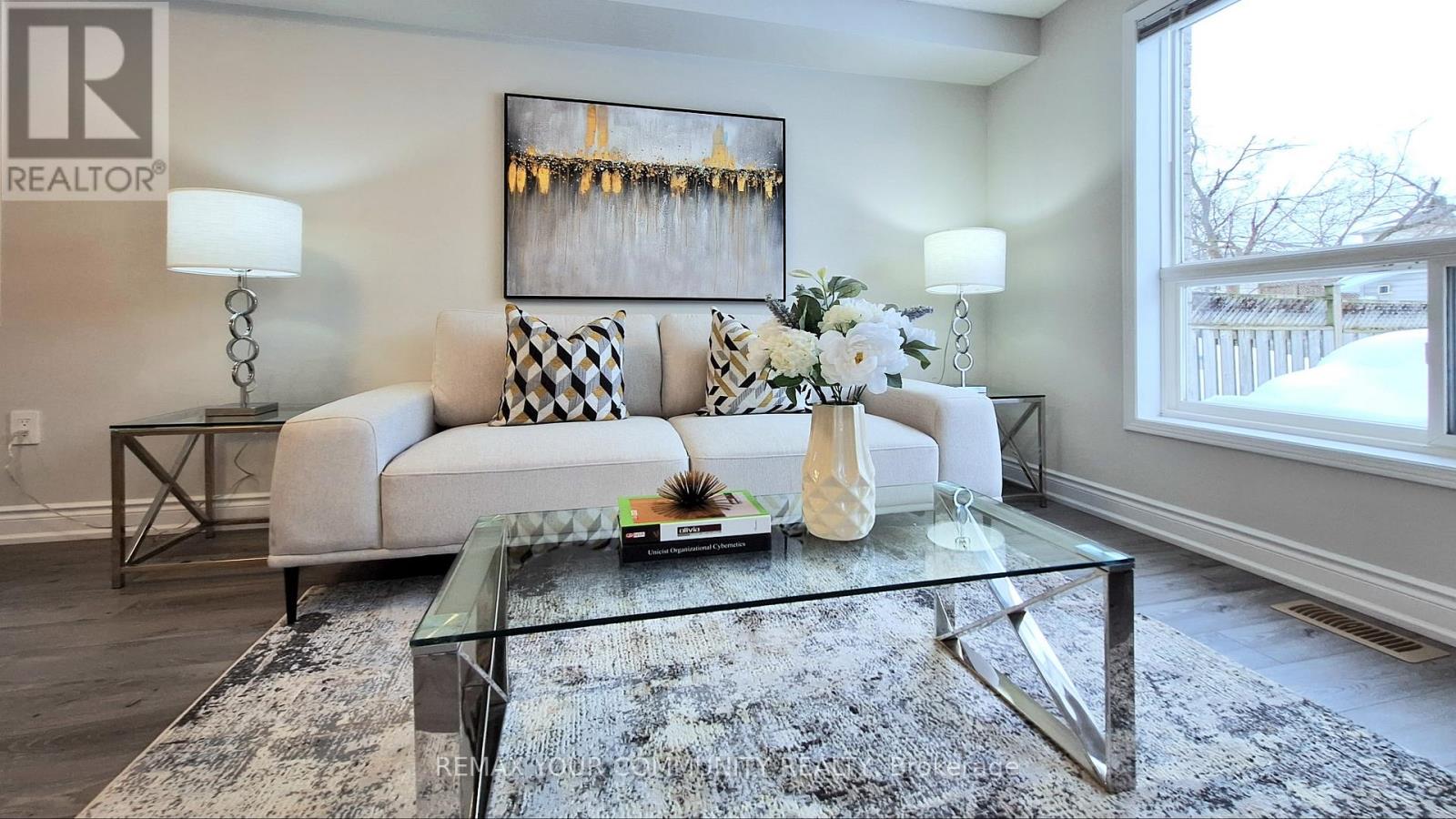 8 Srigley Street, Barrie (Holly), Ontario  L4N 0L9 - Photo 5 - S12805718